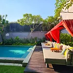 Seminyak Icon - by Karaniya Experience - CHSE certified